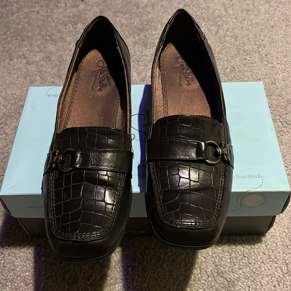 LifeStride Bahama Brown Croc Flat | Size 9.5